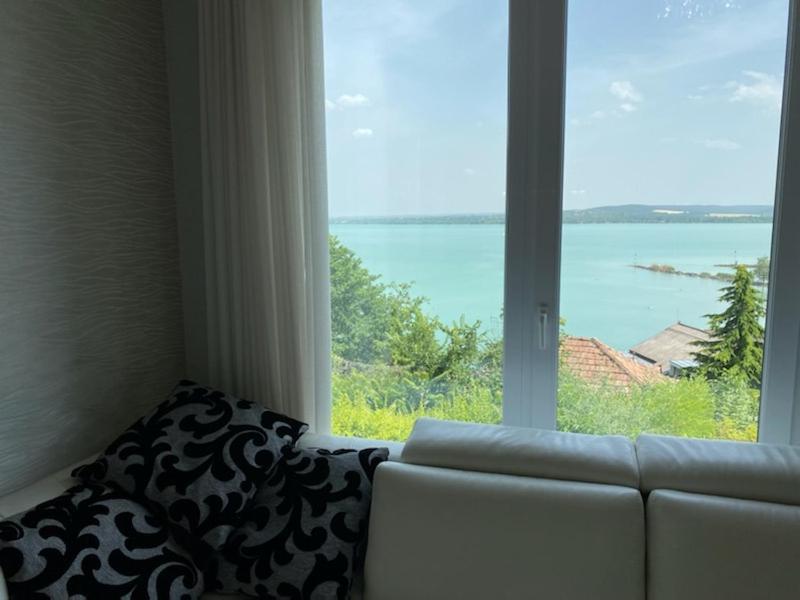 Marcelo Deluxe Apartment Тихань Экстерьер фото